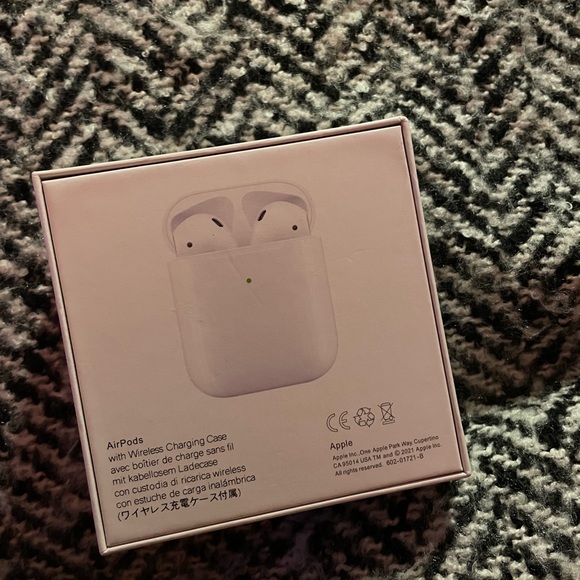 Airpods 2nd Gen wireless headphones - Picture 4 of 7